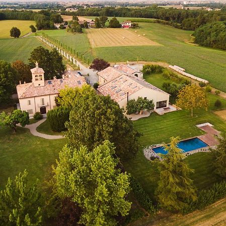 Case Zucchi Bioagriturismo Castelnuovo Fogliani ภายนอก รูปภาพ